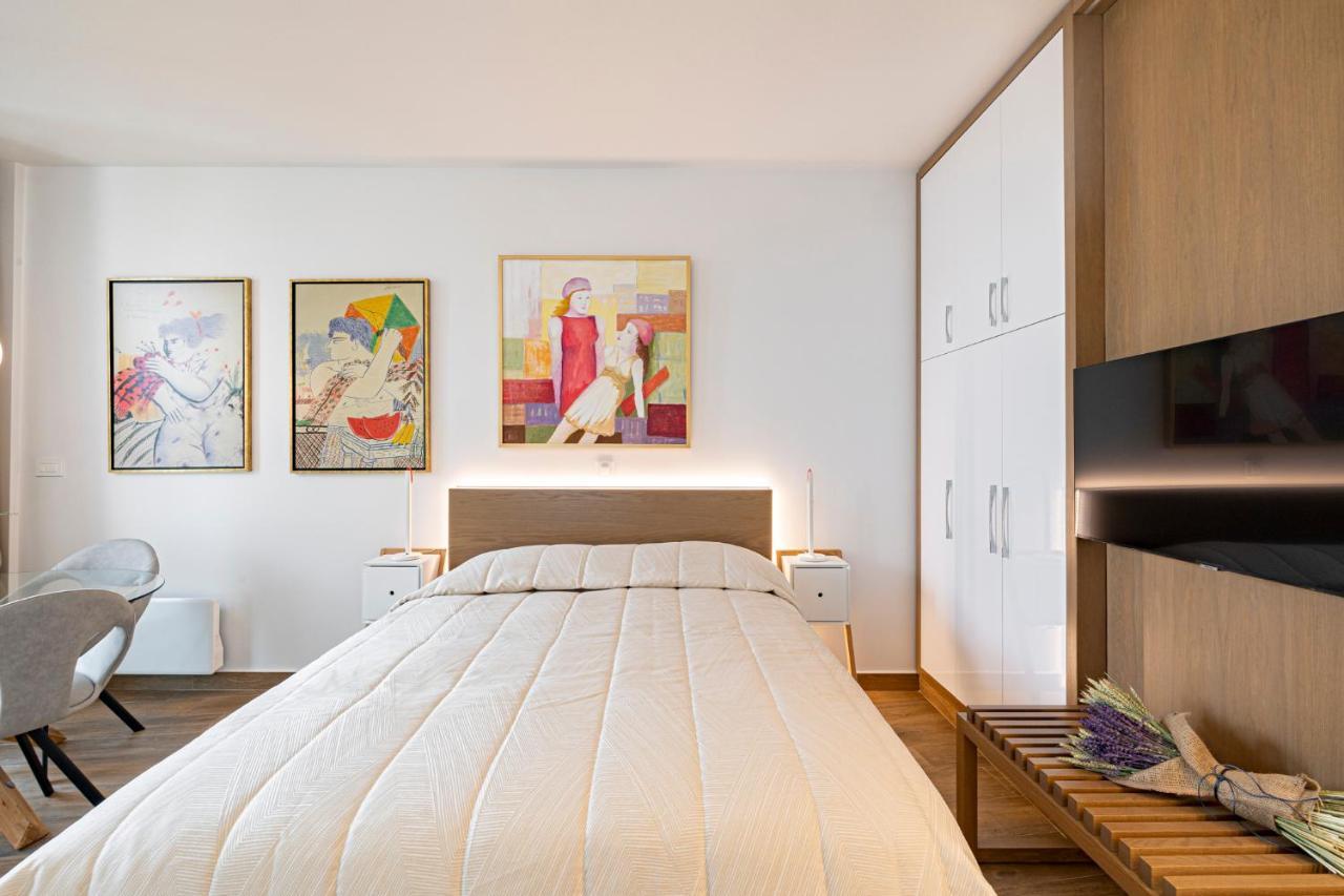 302- Hiendaccomodation-toplocation * Athens