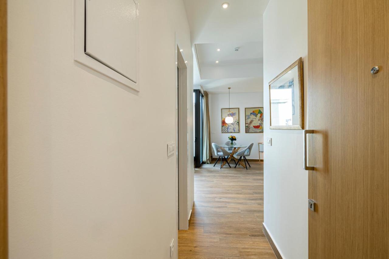 302- Hiendaccomodation-toplocation Apartment *