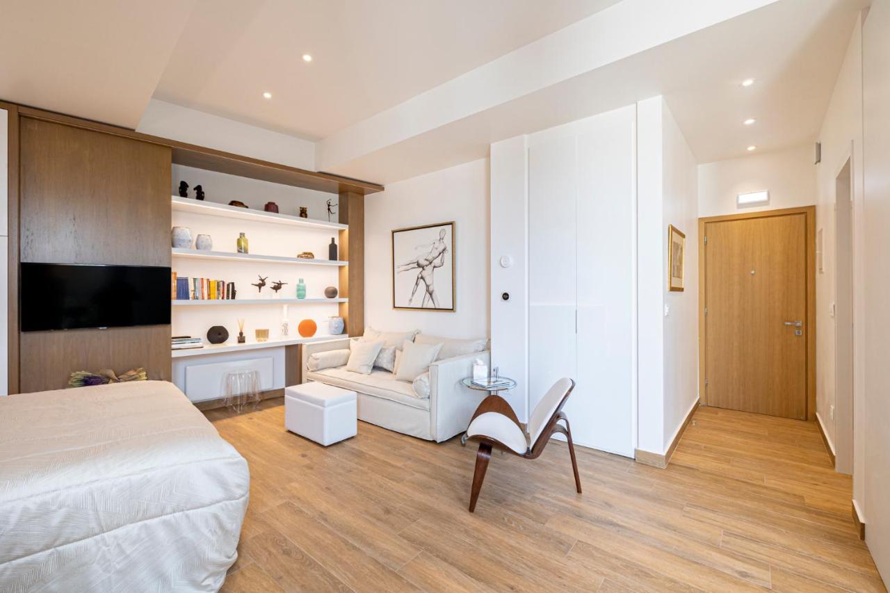 302- Hiendaccomodation-toplocation Athene